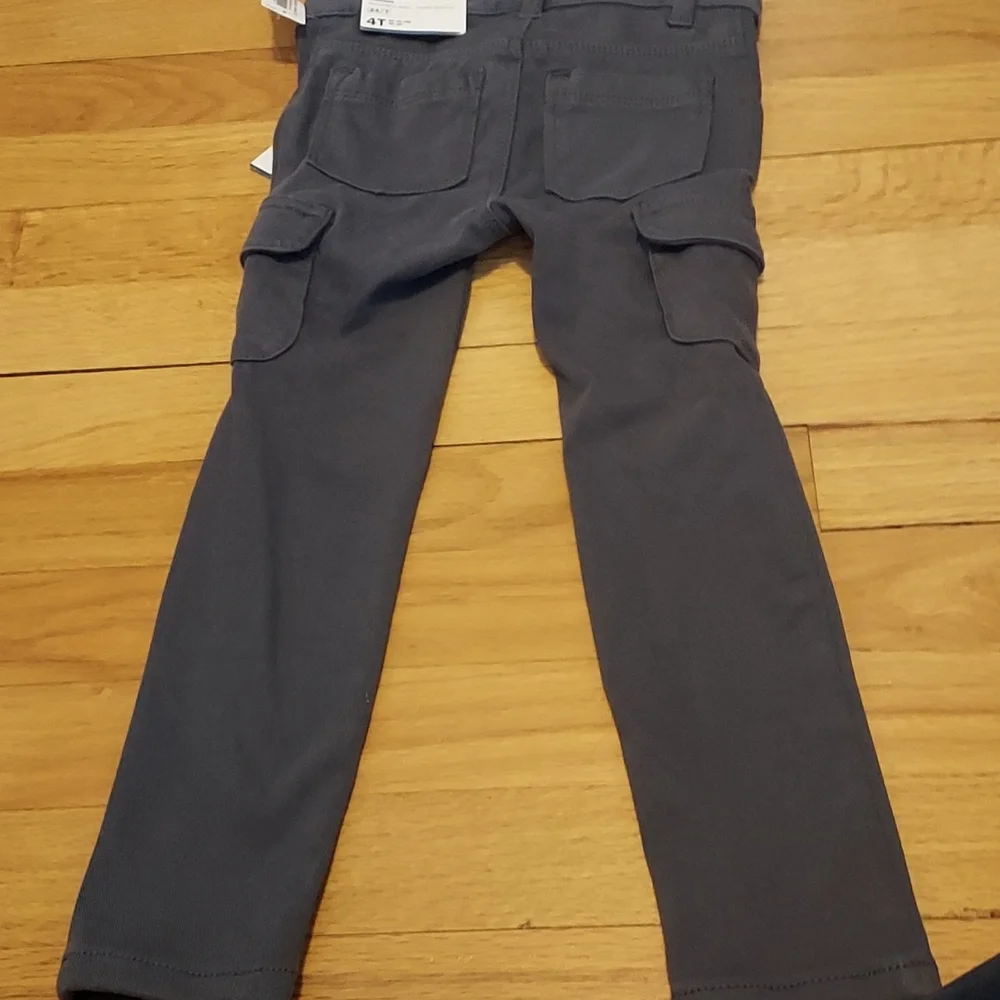 Old navy brand new pants - Picture 4 of 4
